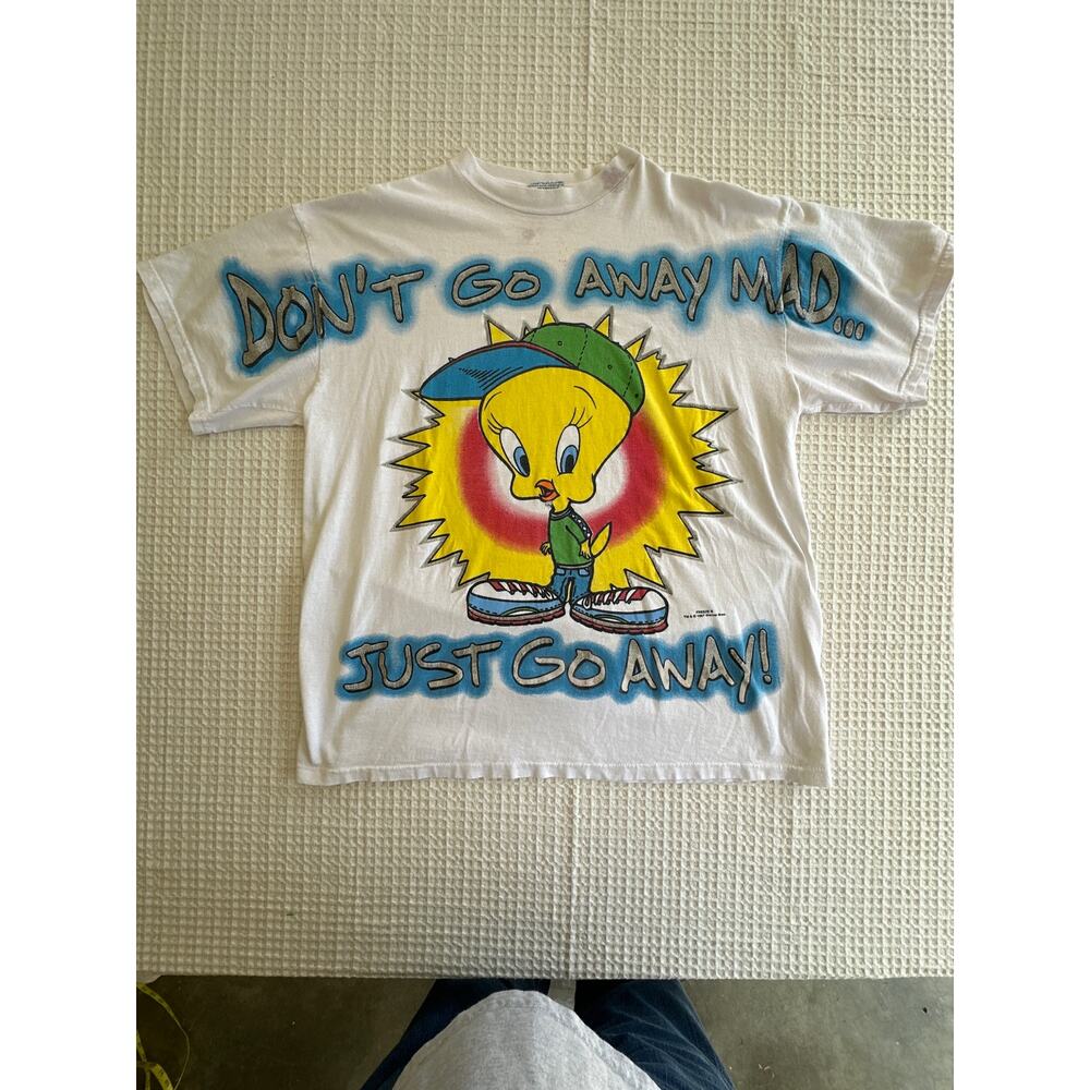 Vintage Men's size XL Warner Bros. Tweety Bird 1997 Cartoon Shirt 24X28.5